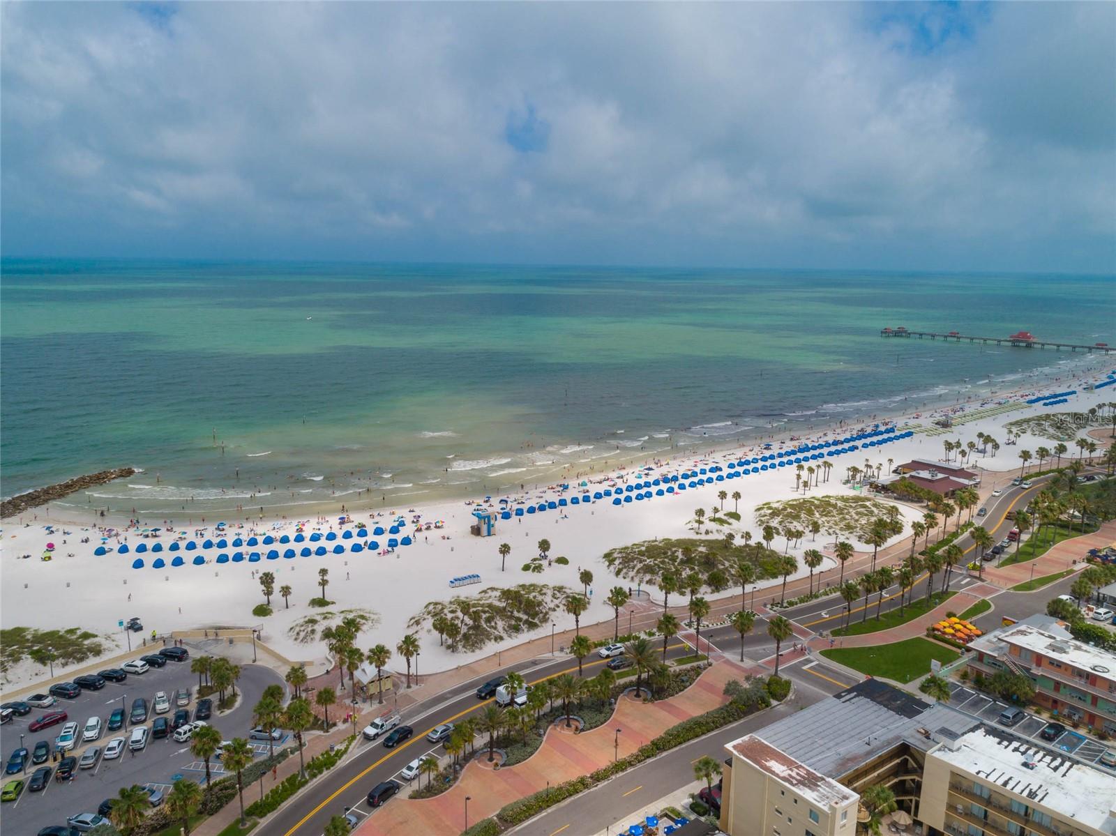 a 1 bldg walk to the soft white sands of Famous Clearwater Beach & Pier60
