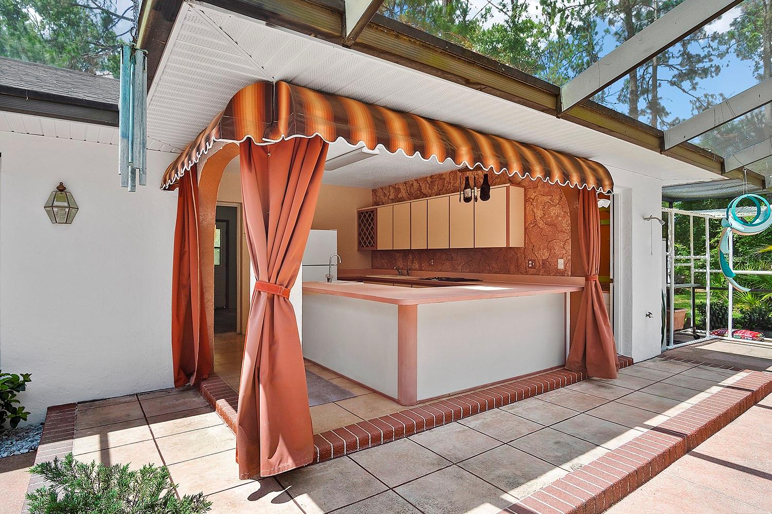 Full Cabana Kitchen