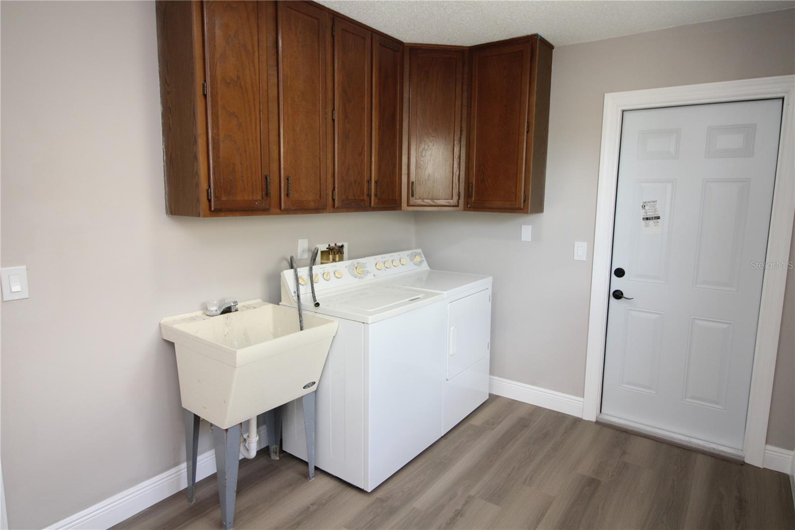 Note cabinets and utility sink