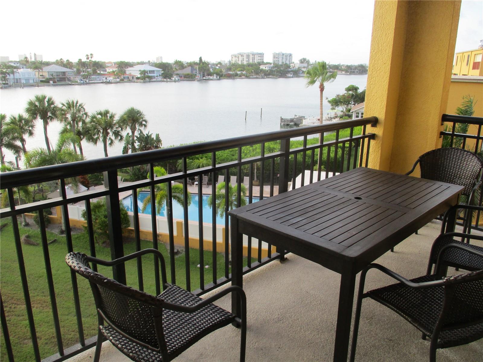 23 ft balcony with open water views of the Intracoastal waterway