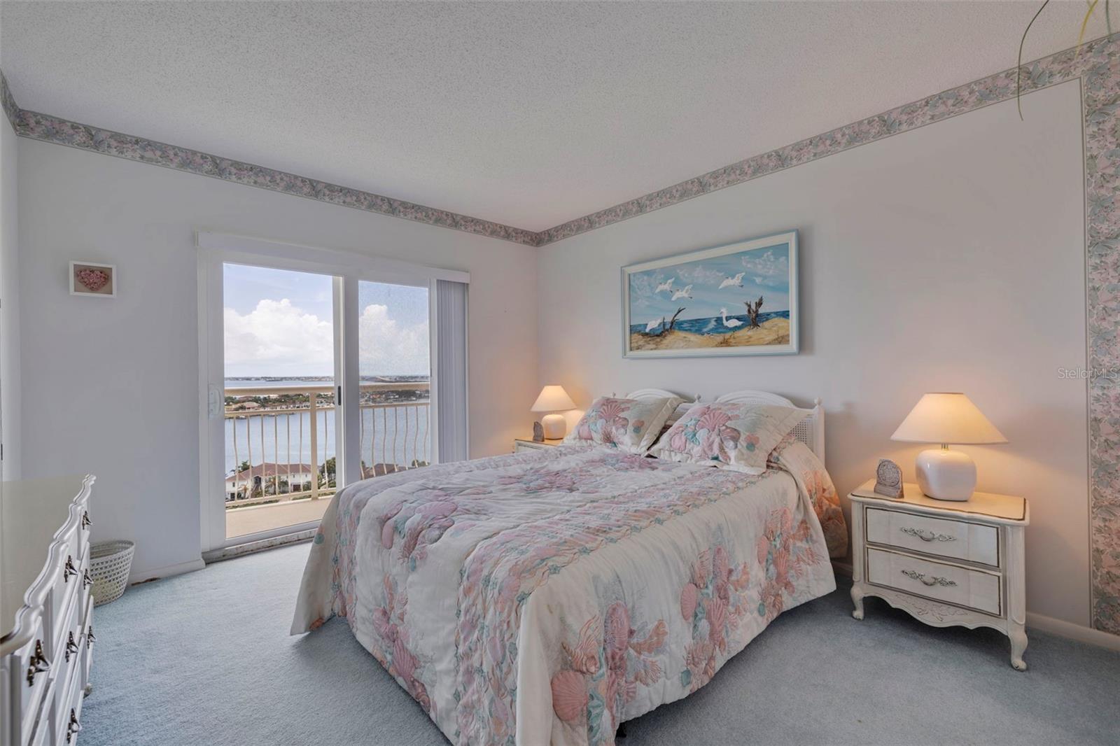 Guest Bedroom with Amazing View!