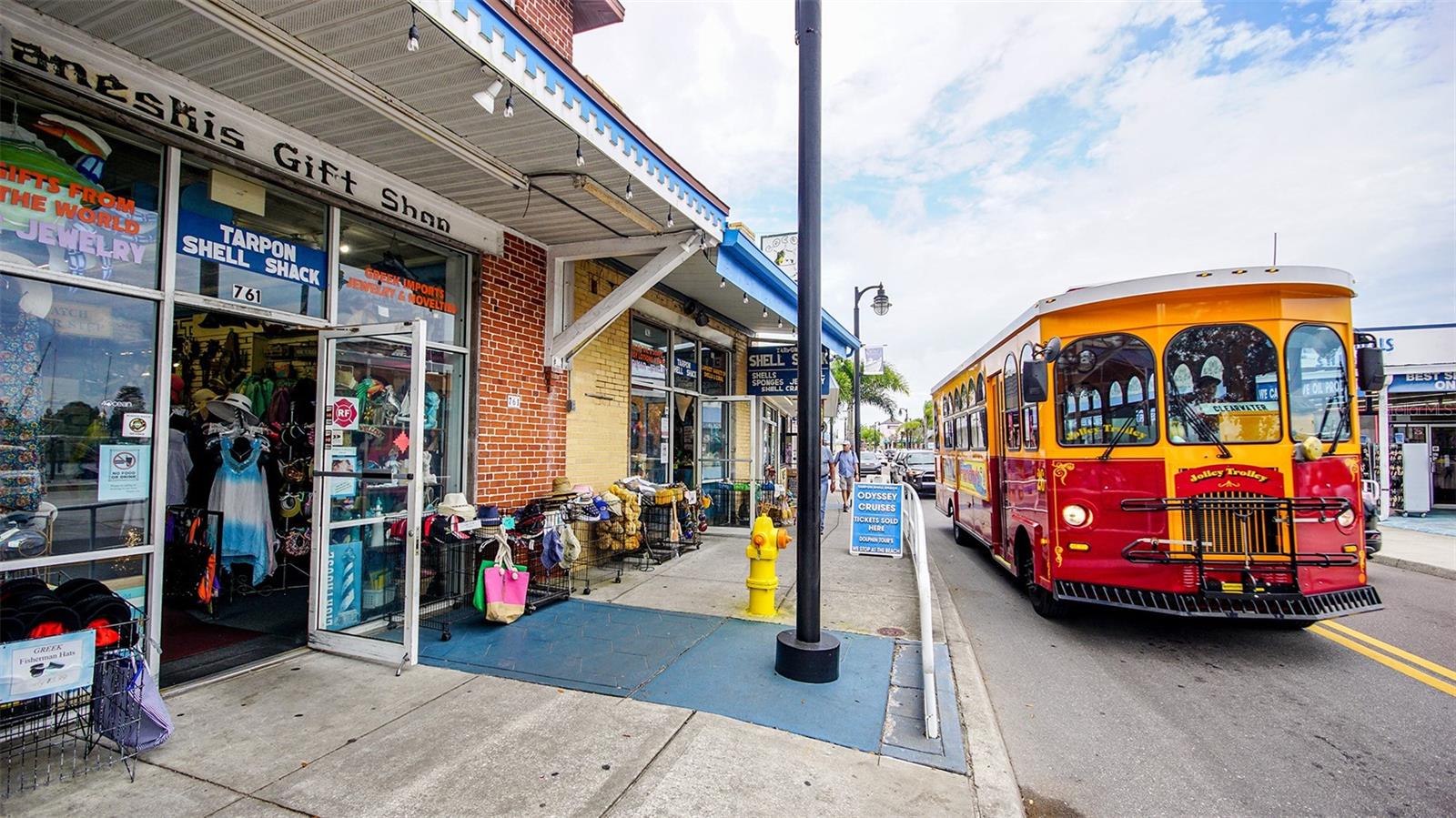 The Sponge Docks are a quick 10 minute drive. You can also enjoy a trip on the Jolly Trolly from Tarpon Springs into Dunedin.