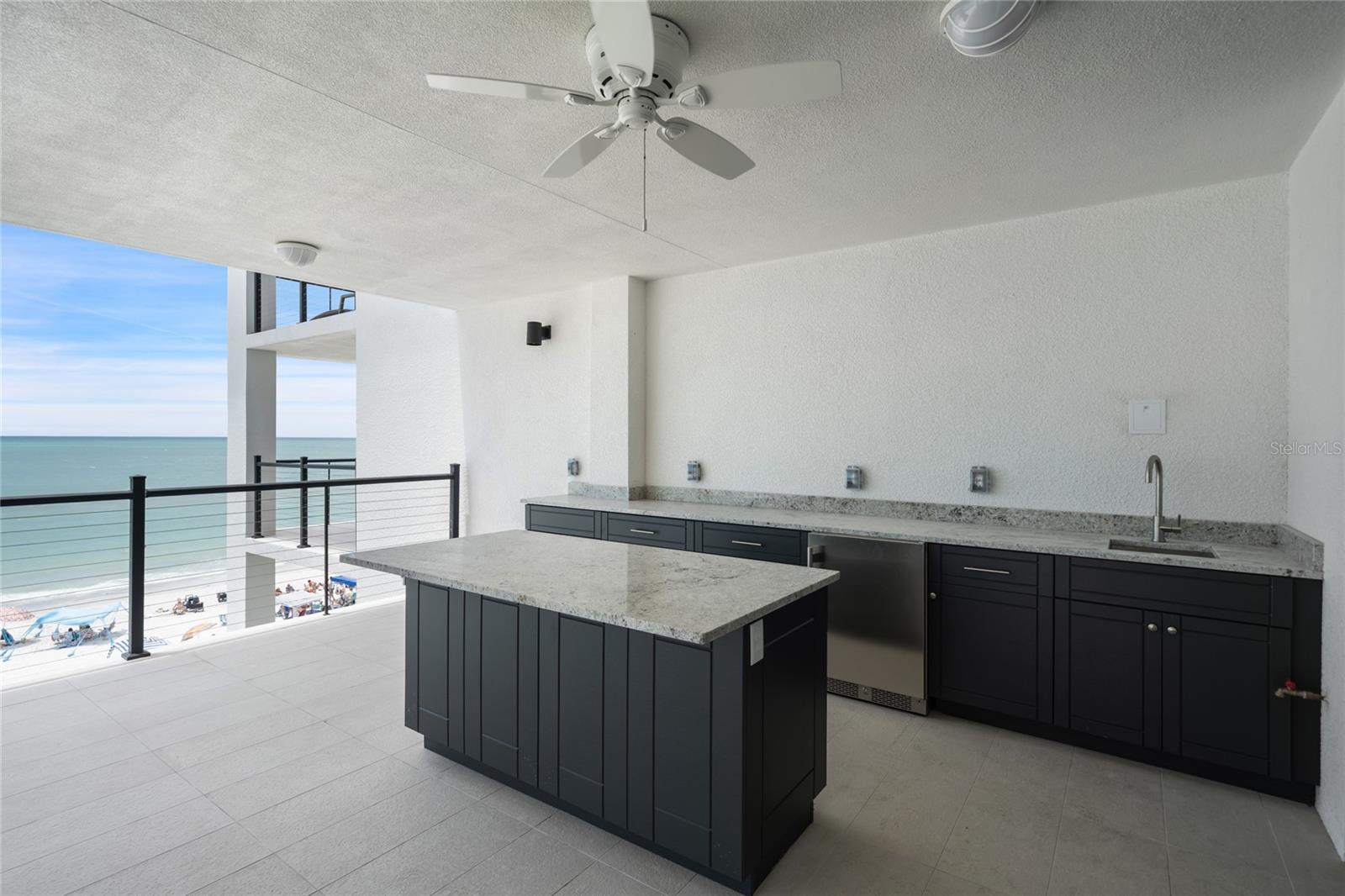 Granite counters, fridge and sink