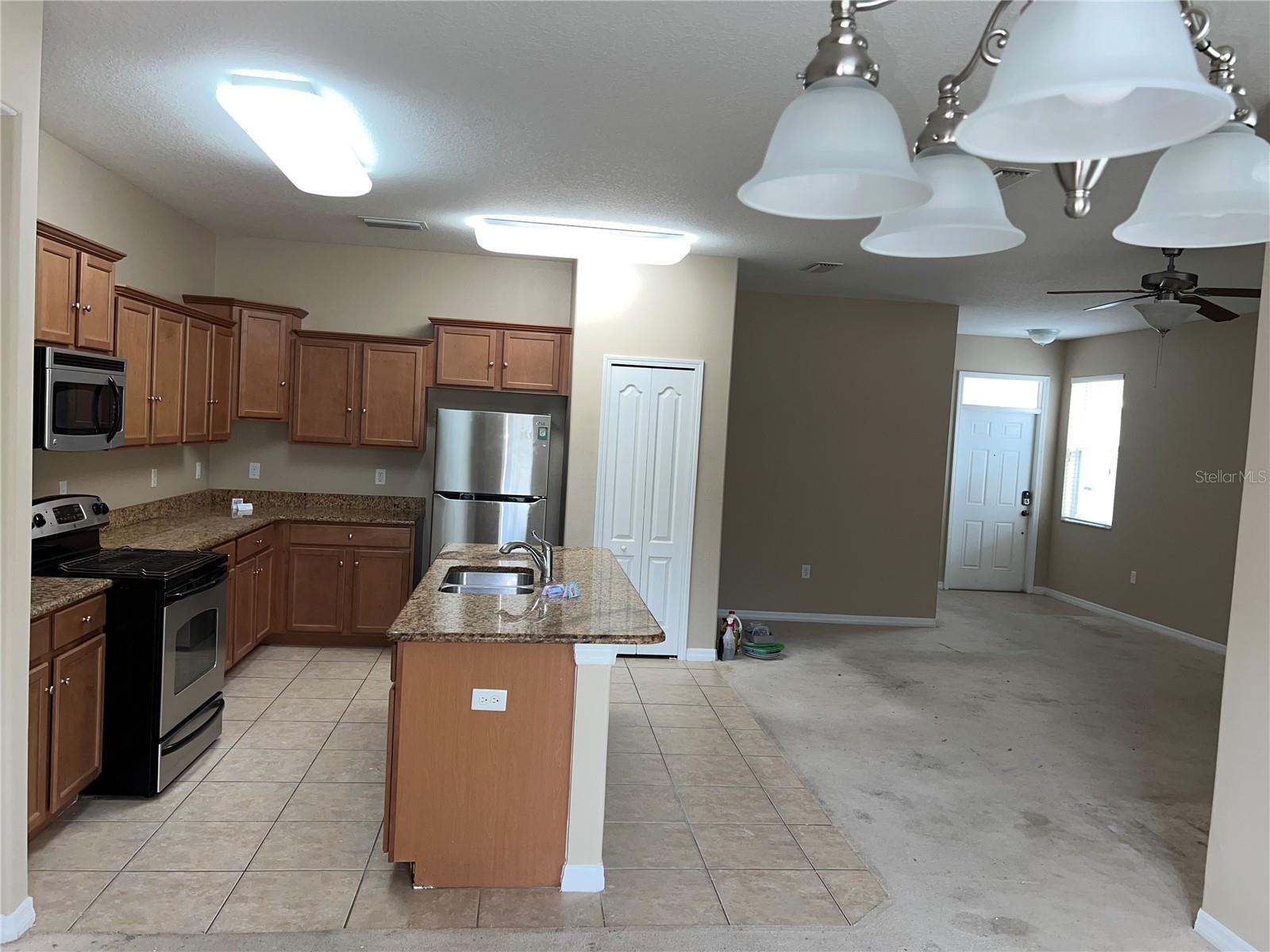 Family room/Kitchen