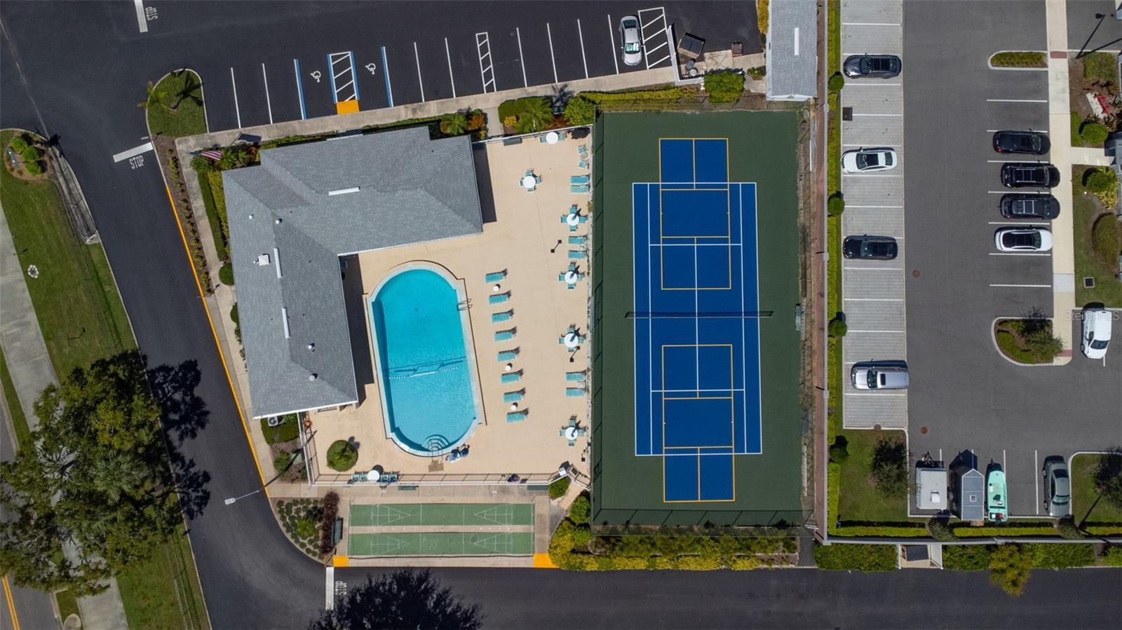 CLUBHOUSE/POOL/TENNIS/PICKLEBALL