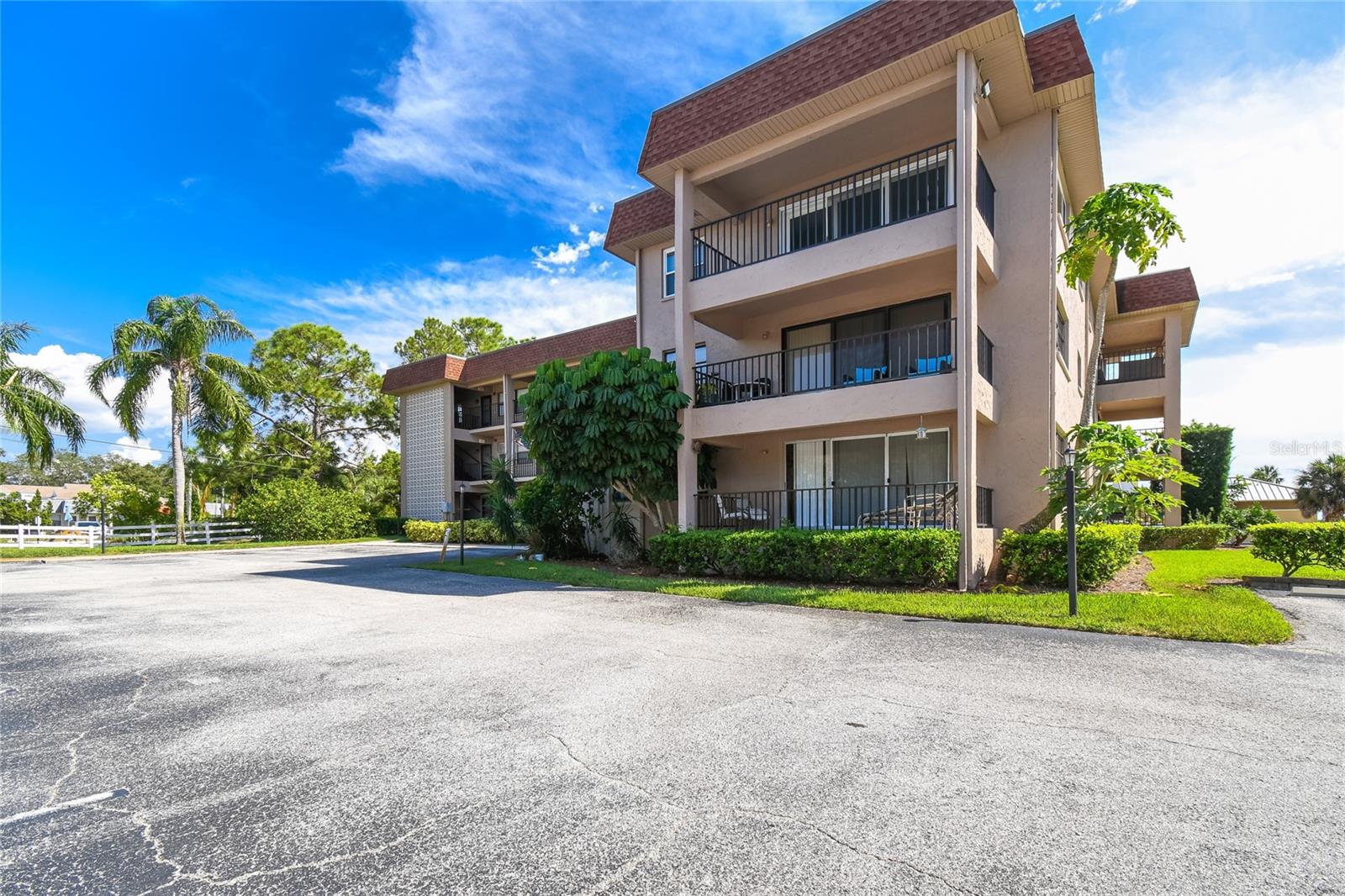 Top floor corner unit to capture the view and privacy, what more could you ask for.