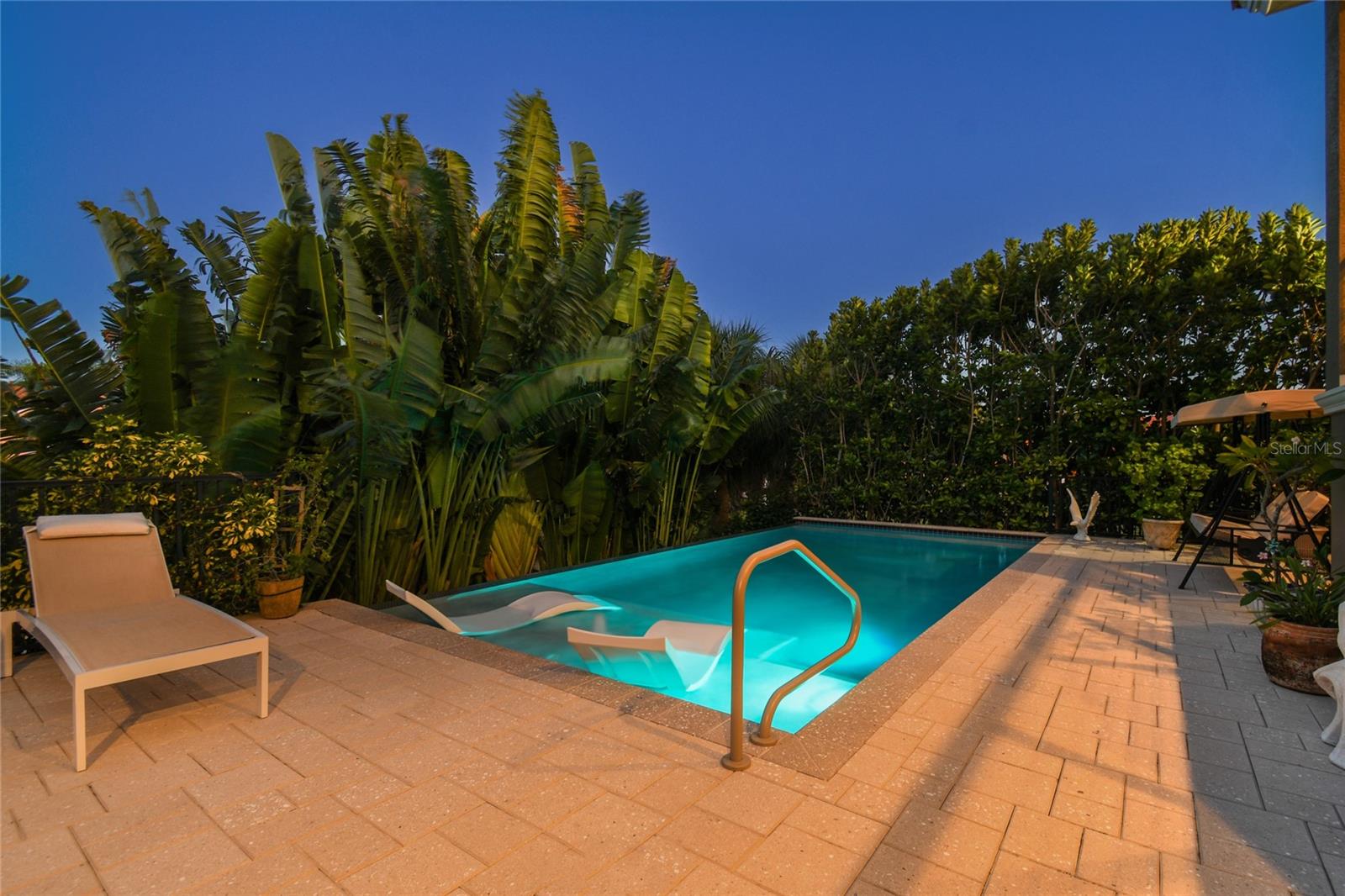 Heated infinity edge pool with total privacy