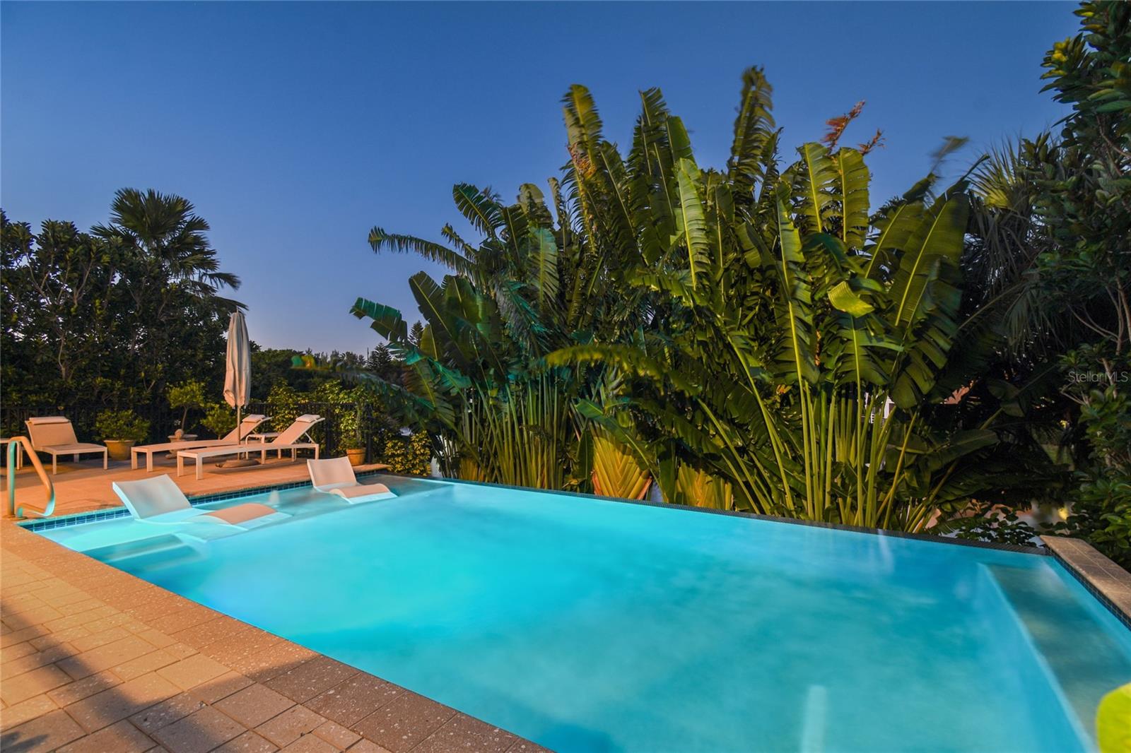 Heated infinity edge pool with total privacy