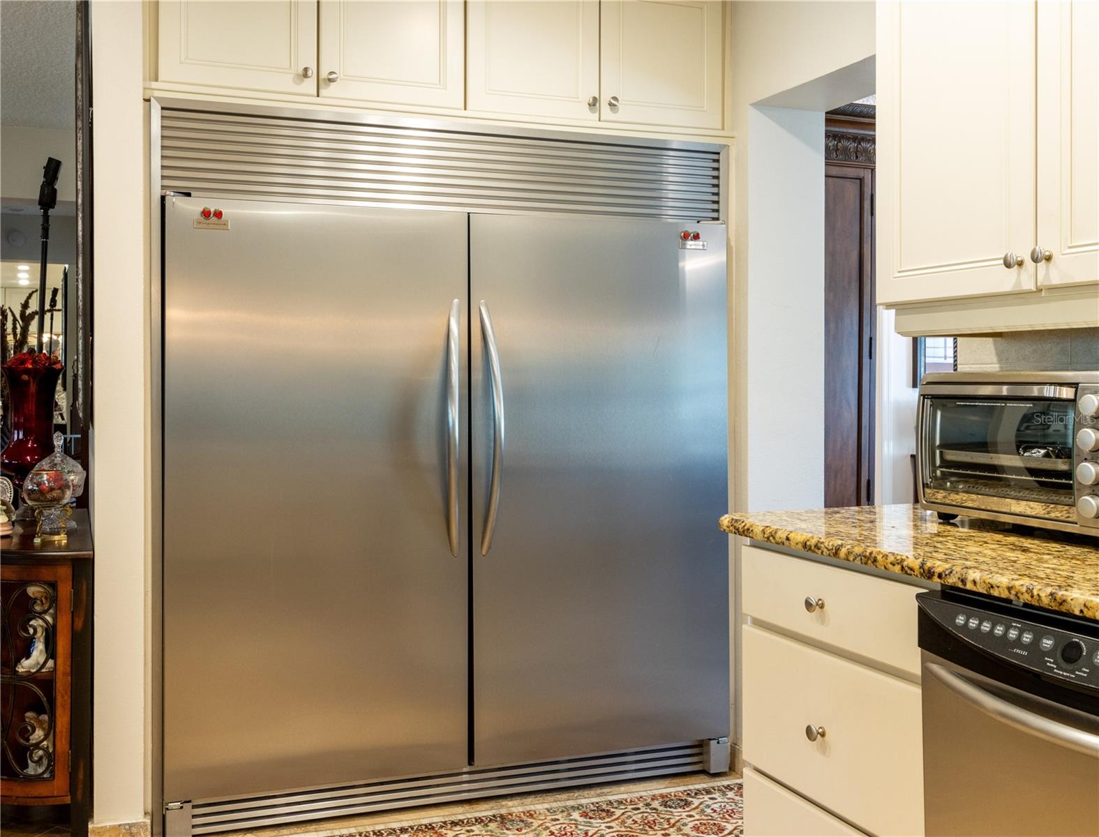 Professional Series Frigidaire refrigerator/freezer side by side.