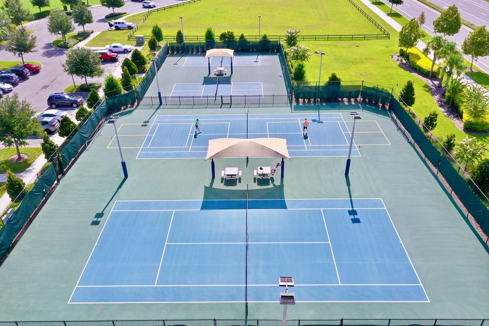 Pickleball/Tennis Courts