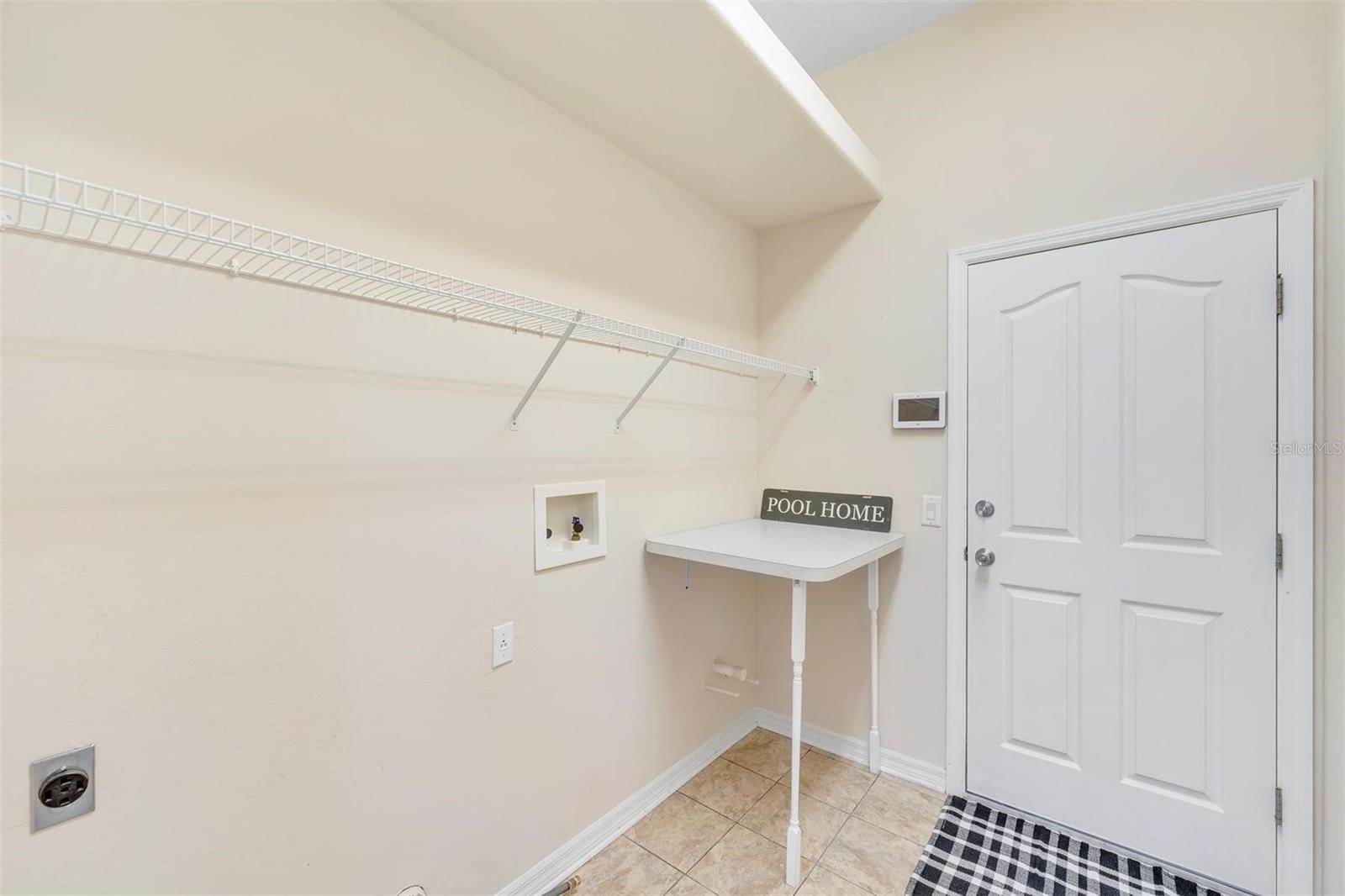 Laundry Room, natural gas avaiable for dryer connection