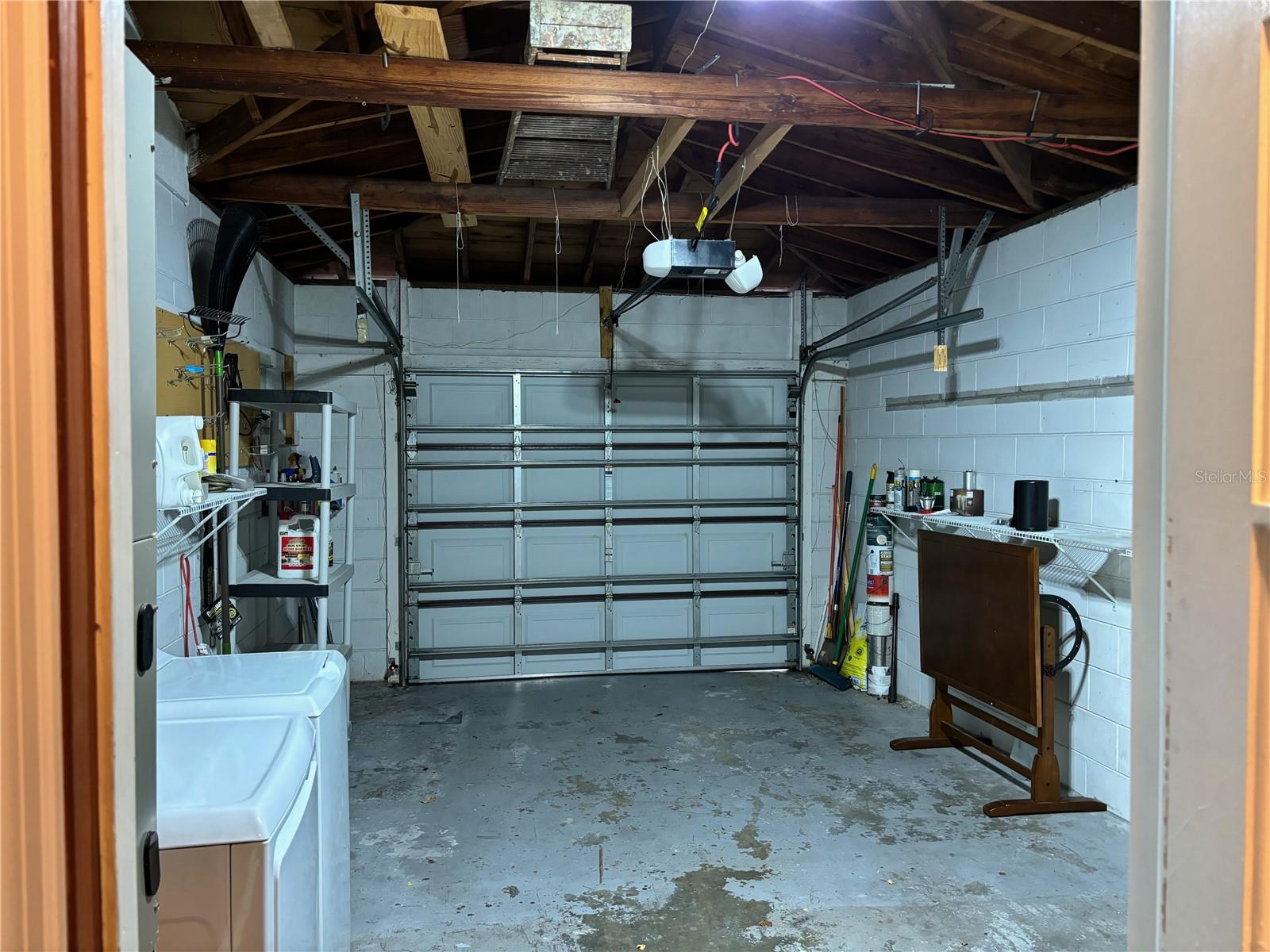 Garage with washer/dryer