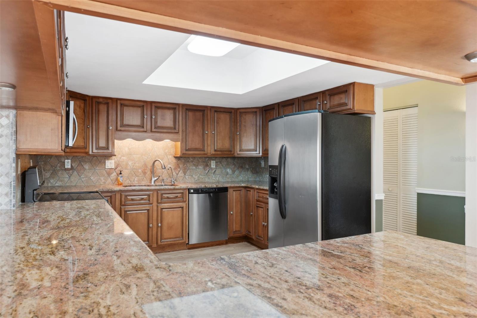 Gorgeous rich granite counters
