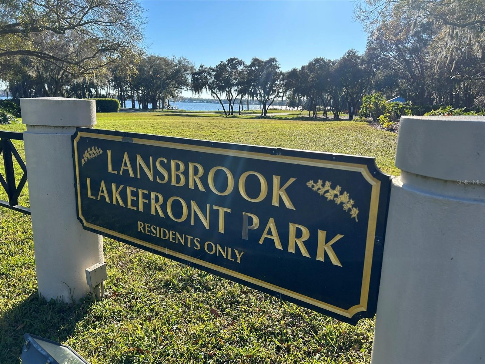 Residents-only Lakefront Park on Lake Tarpon!