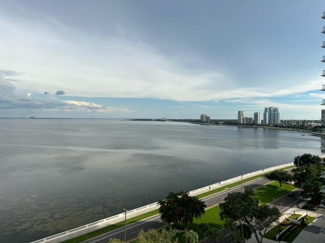 BAYSHORE BLVD IS A BEAUTFUL RIDE ALONG THE WATER
