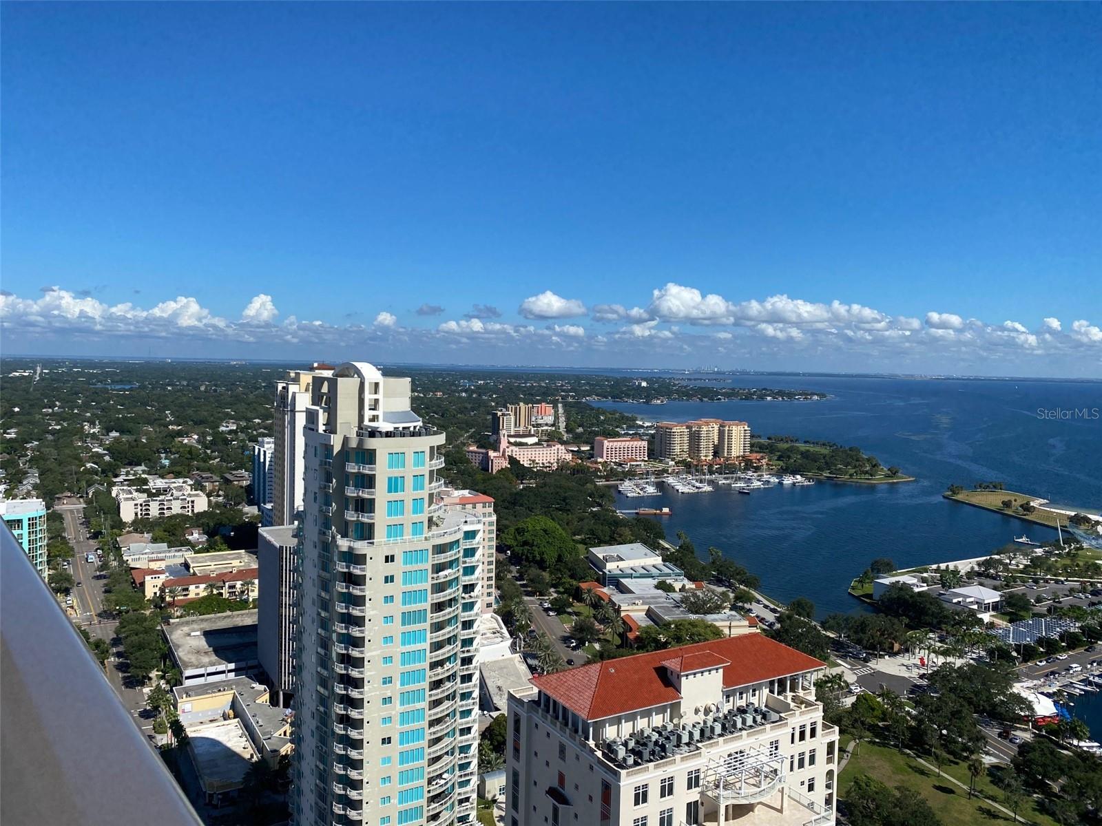 This home is mere minutes to downtown St Petersburg, with a wealth of shopping, restaurants, parks, museums, the waterfront and St Pete Pier.