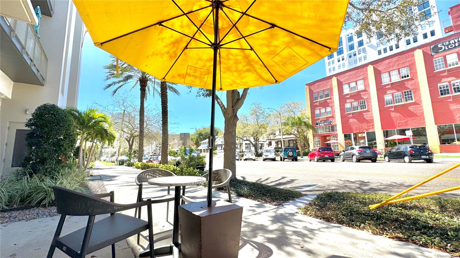 Downtown St Petersburg is renowned and much loved for its bistro-style outdoor eateries and coffee shops, just like this one!