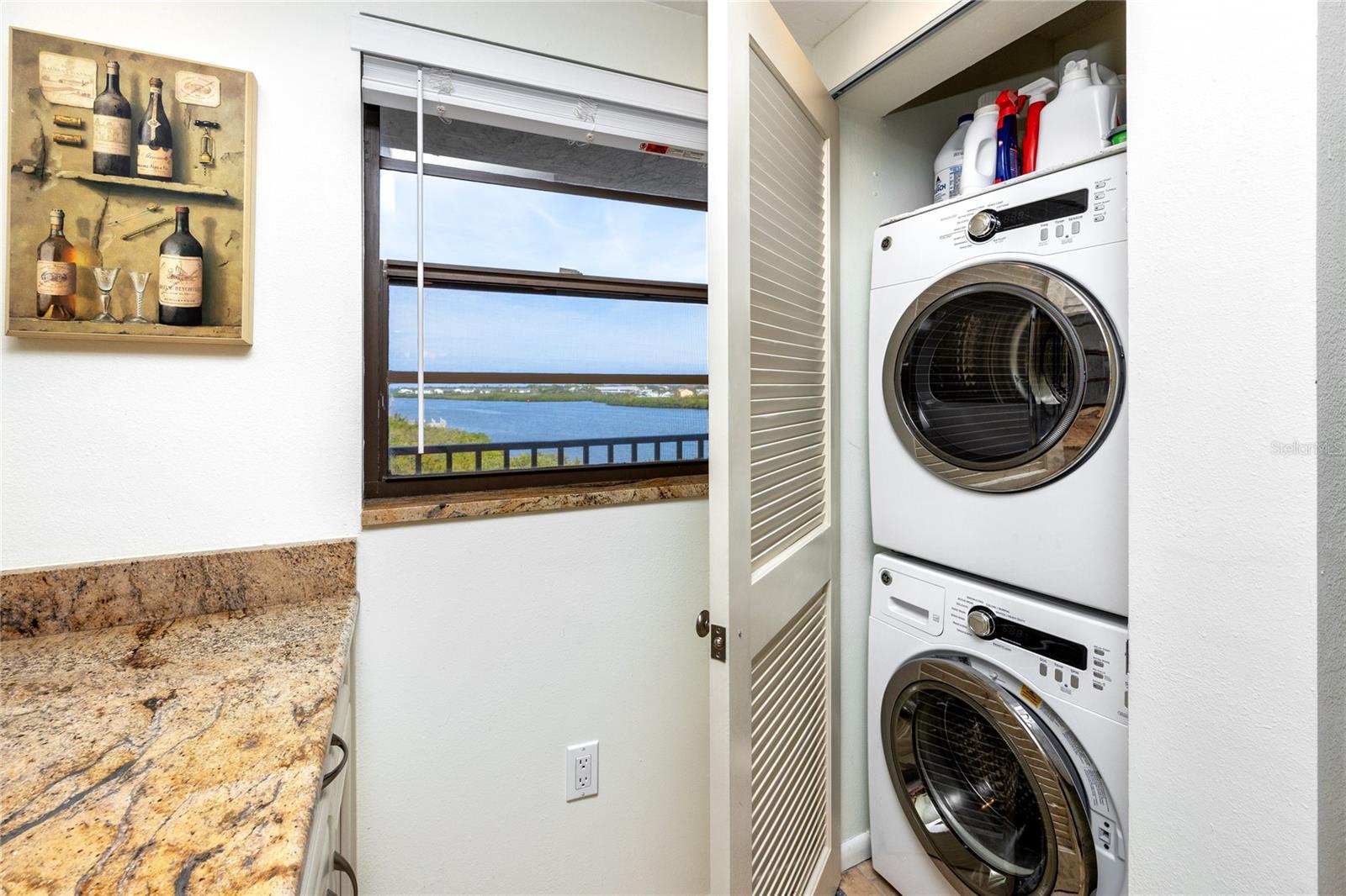 Stackable washer & dryer