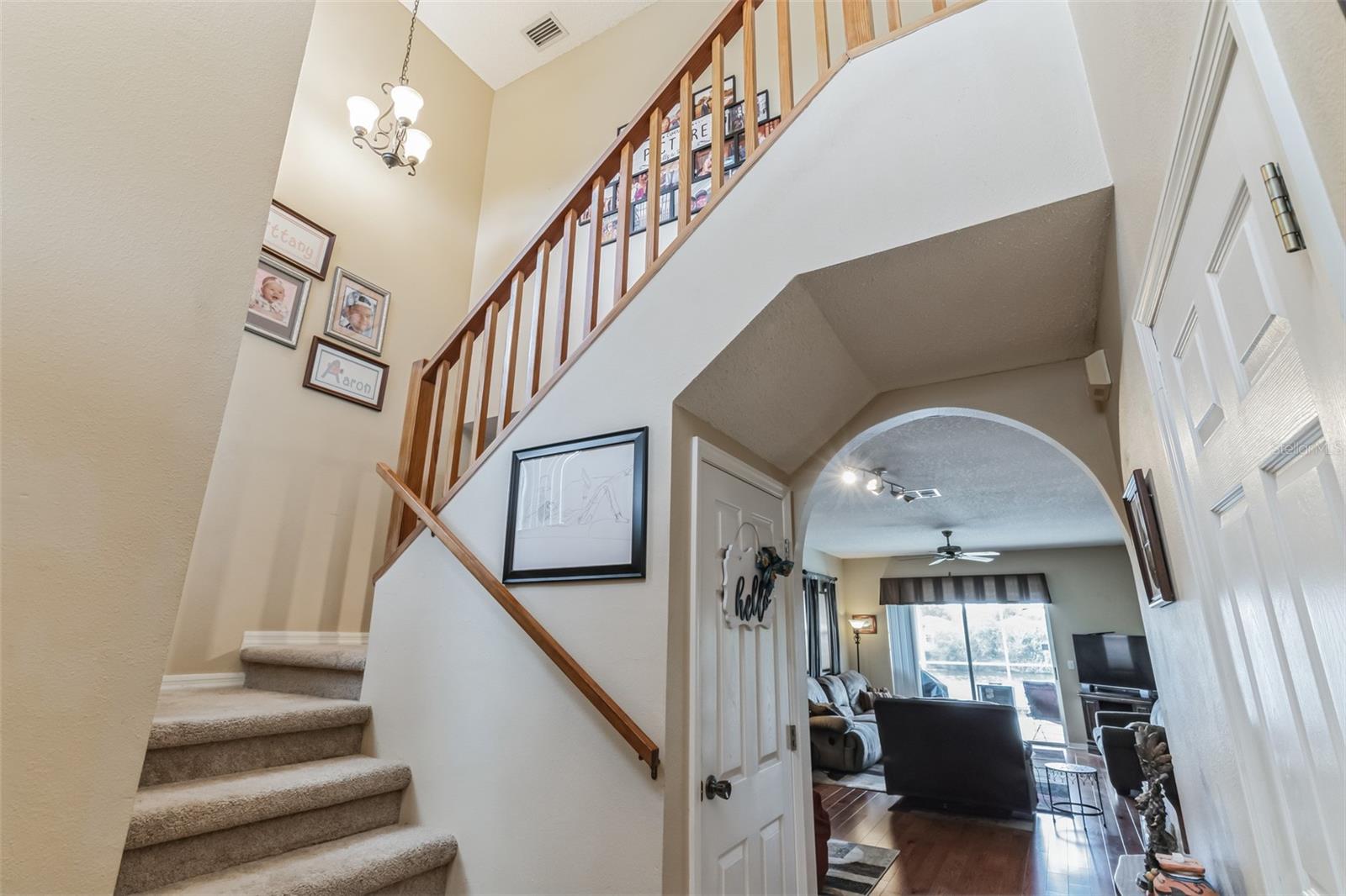 entry way/staircase