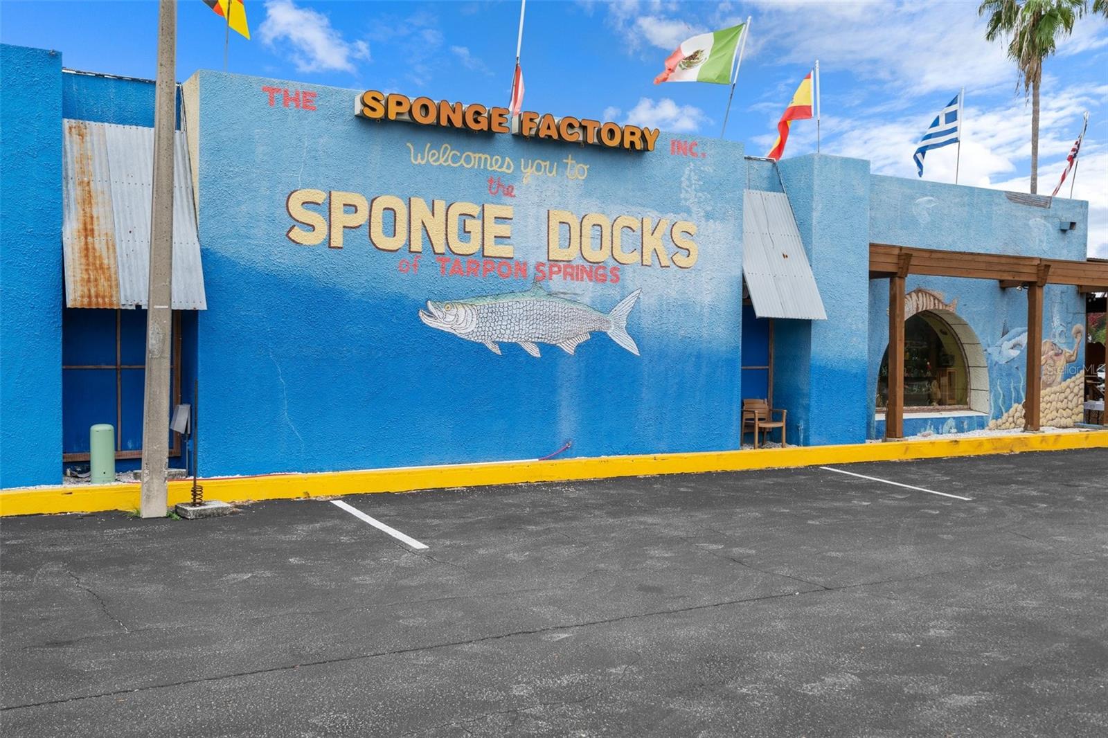 Sponge Docks within walking distance