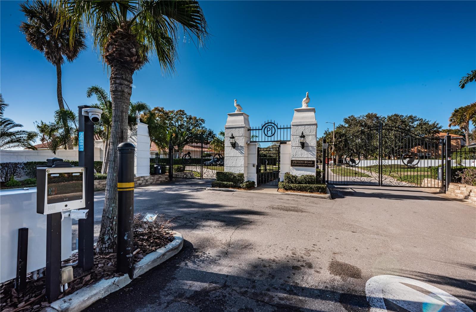 Beautiful gated Pelican Island with the latest in electronic technology.