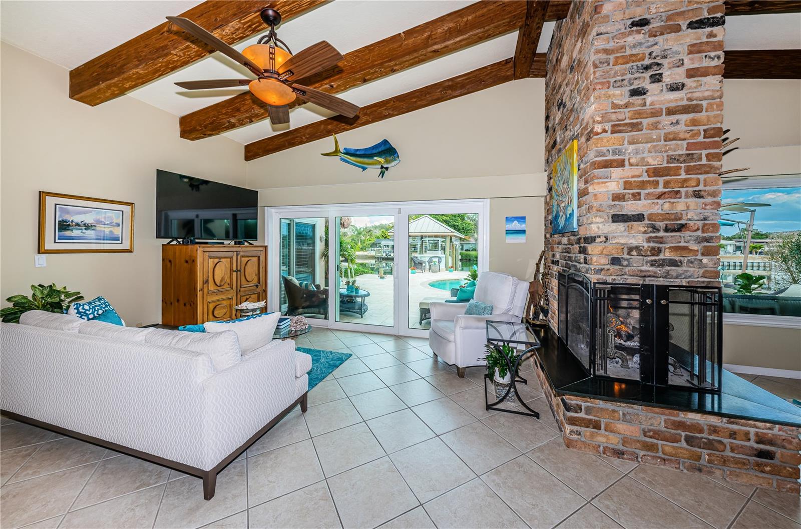 This open floor plan features vaulted ceilings.