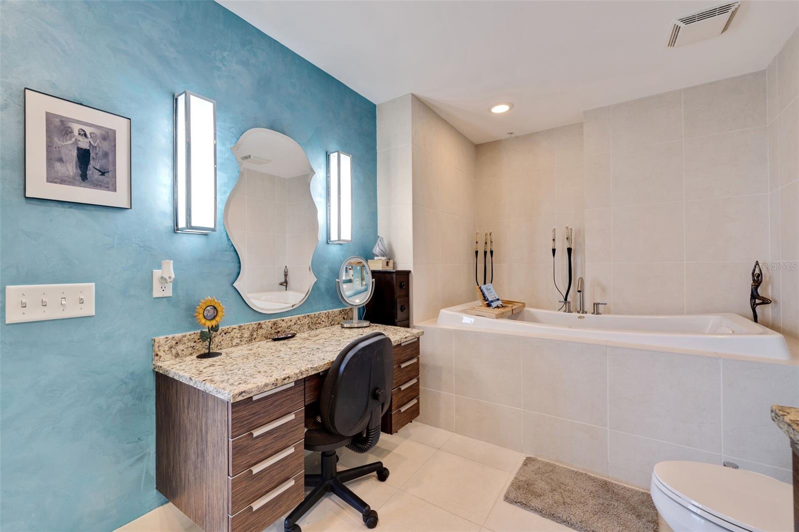 Make up station and Soaking tub in Primary suite