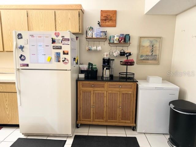 Extra Kitchen space for coffee bar/eat in area