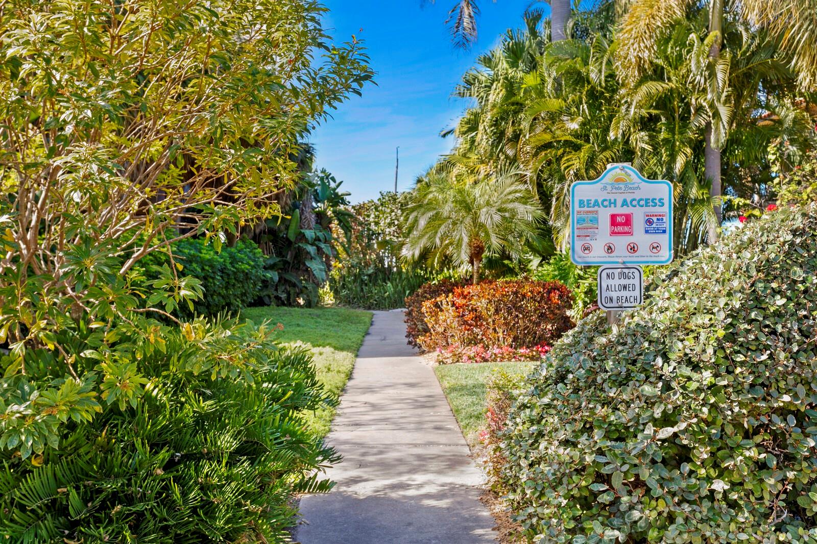 90 seconds to Beach Access on same street
