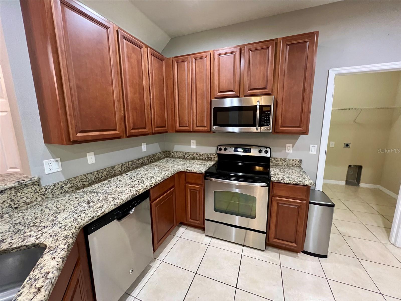 Beautiful spacious kitchen with stainless appliances