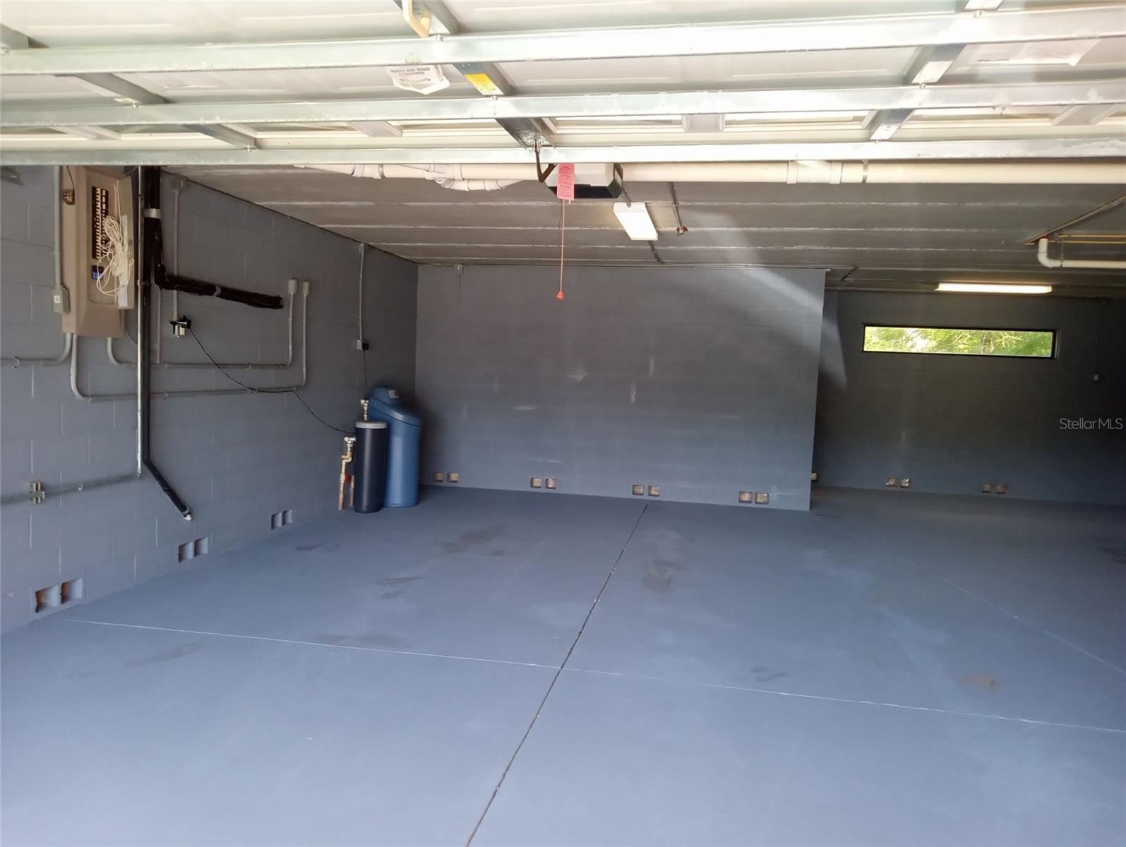 Oversized 2 car garage w/plenty of storage room
