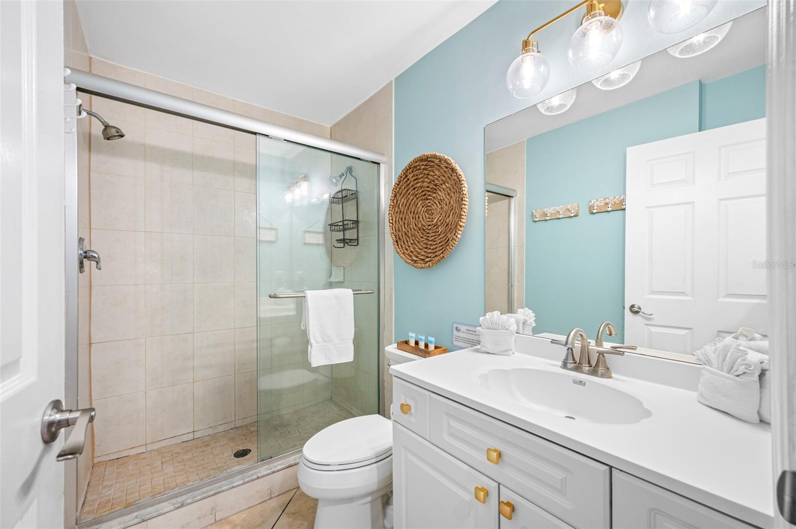 Updated Bath Walk In shower, Sparkling Fixtures and Hardware