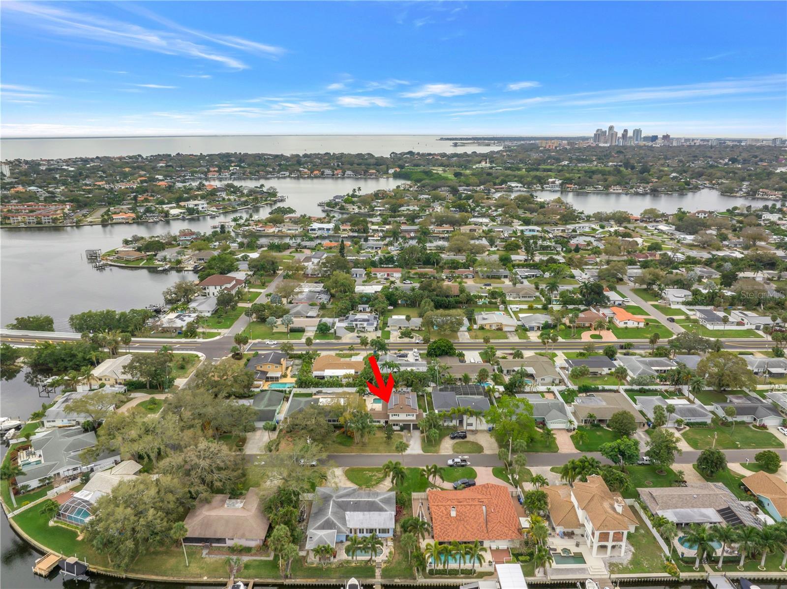 Overhead proximity to downtown St Pete