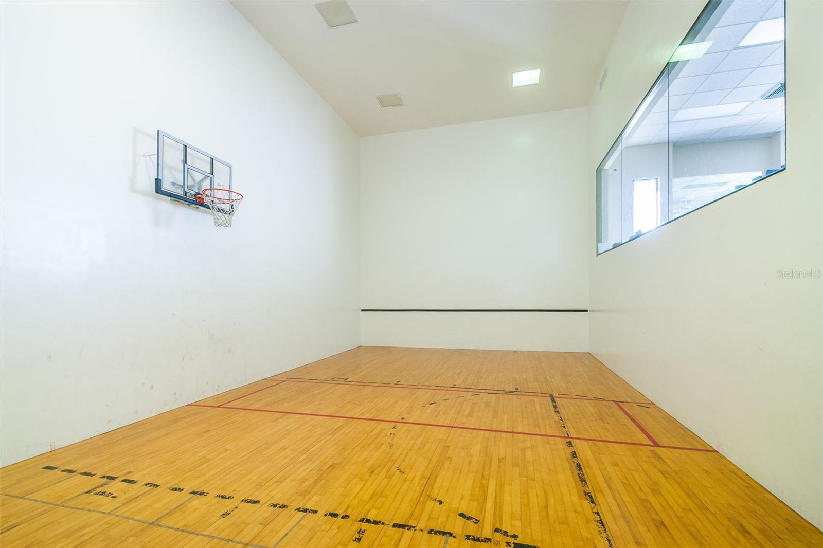 Basketball/racquetball court