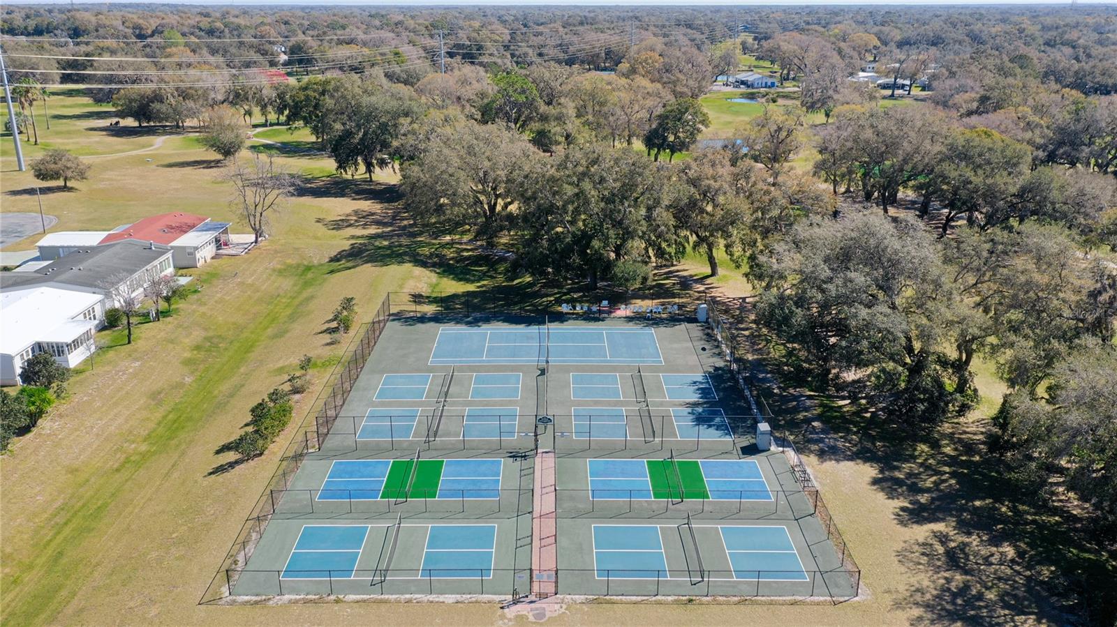 Pickleball/Tennis Courts