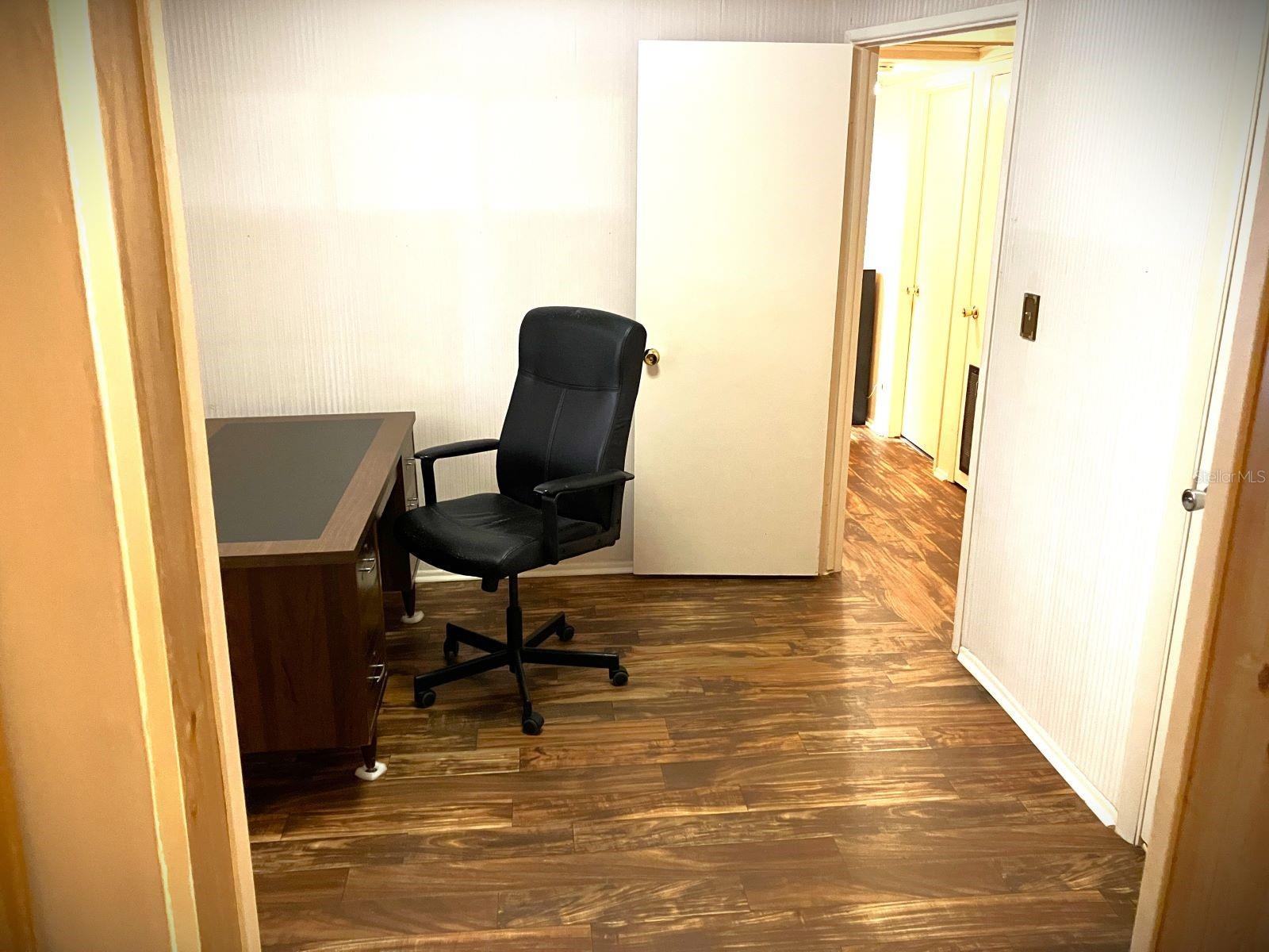 Bonus room (Office, nursery, Guest bedroom)