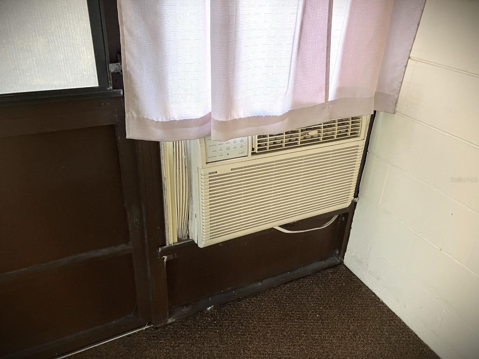 Unit AC for enclosed porch