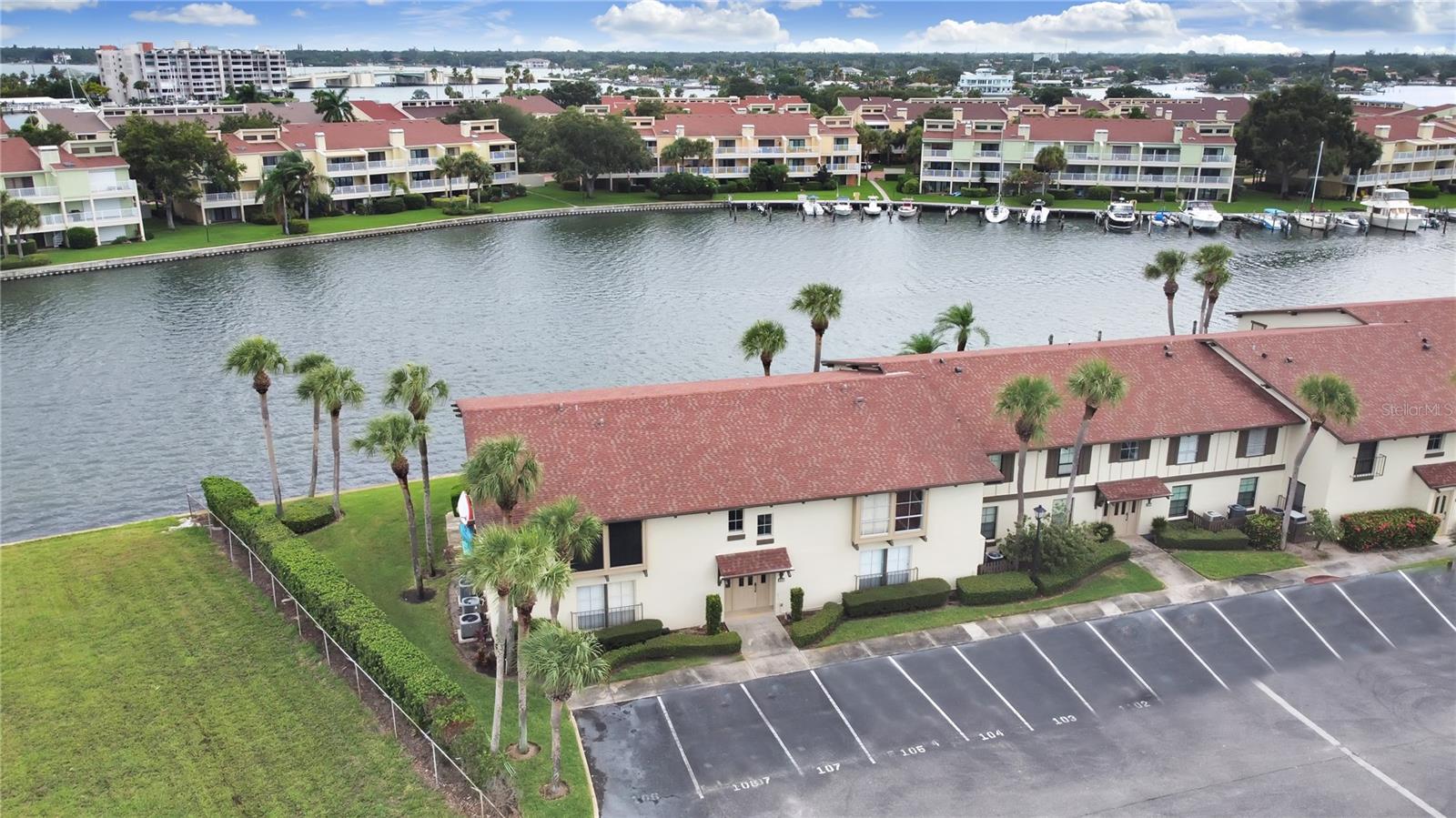 All units abut the Intracoastal waterway! Just walk out your back door for amazing views!