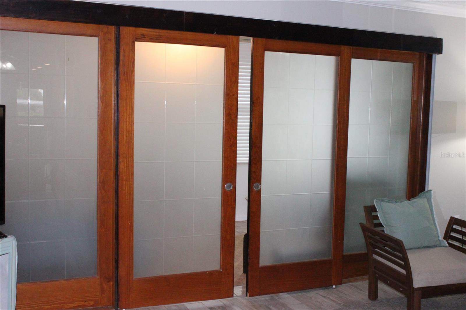 Privacy doors for guest