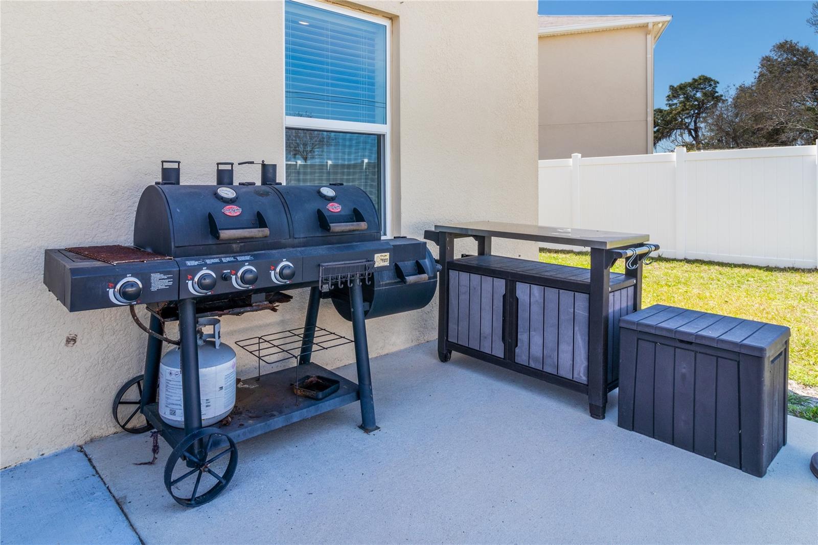 Grill, counter & bin all negotiable