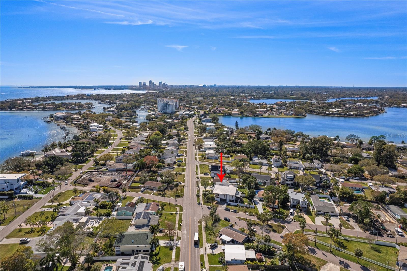 One block from Bayshore Blvd and the Bay and 3 miles to Downtown St Petersburg