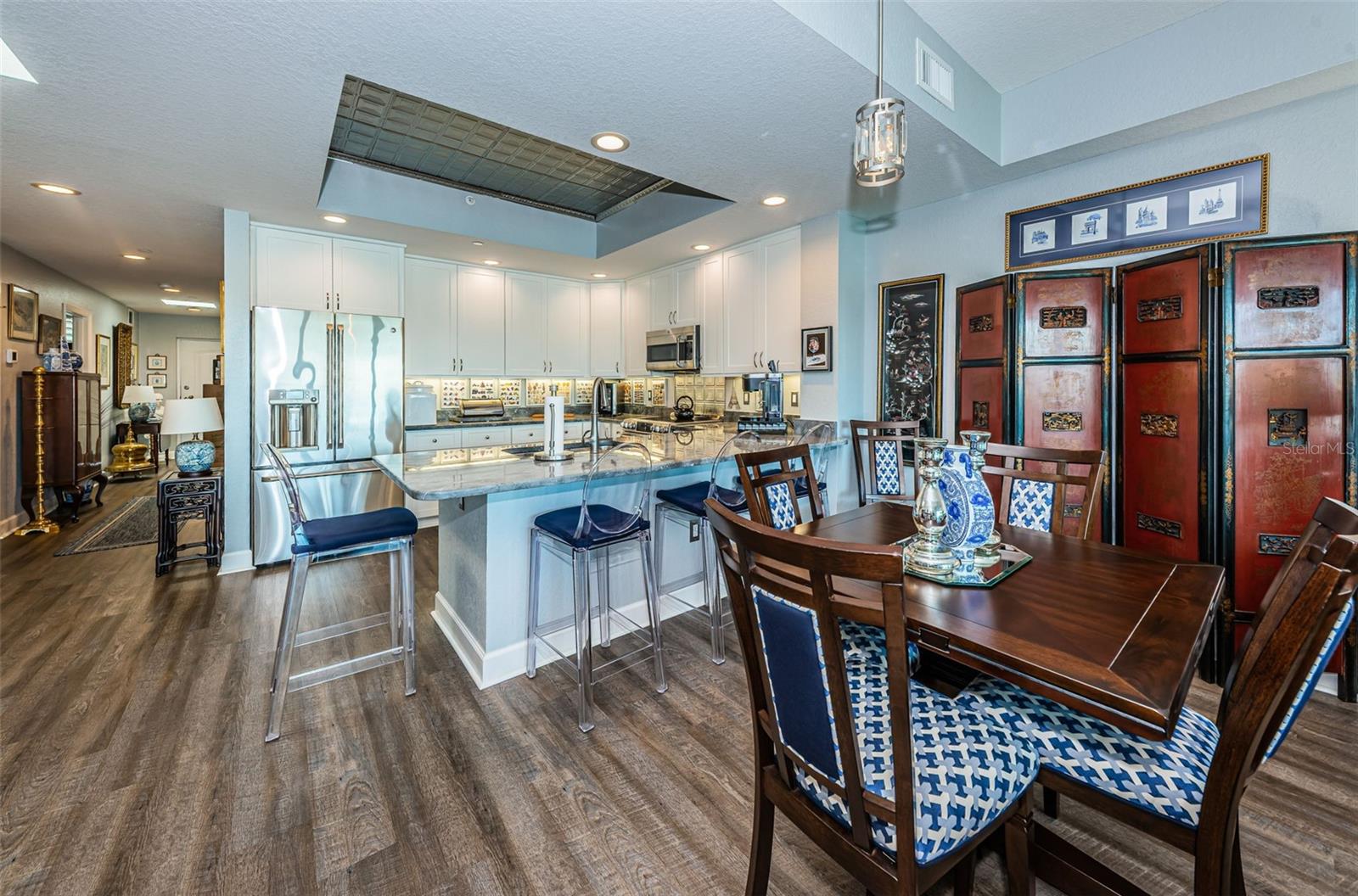 Dining for more formal occasions & breakfast bar for casual gatherings!