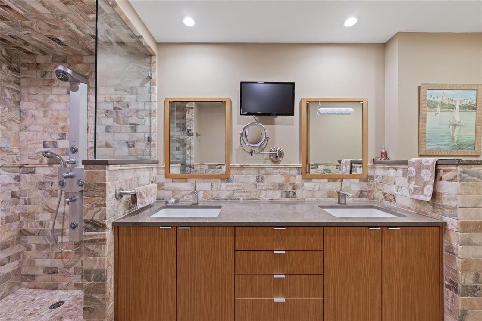 View double sink and large shower, classy finishes, ready to move in !