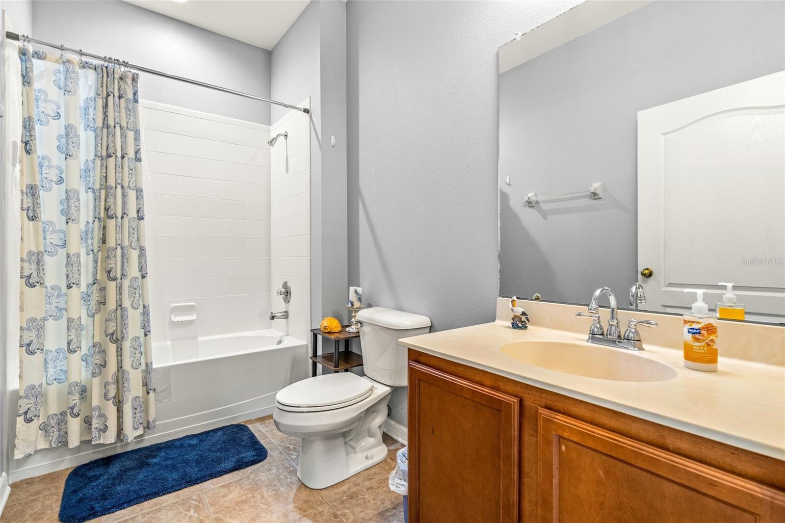 Full Guest Bathroom offers you a large space!