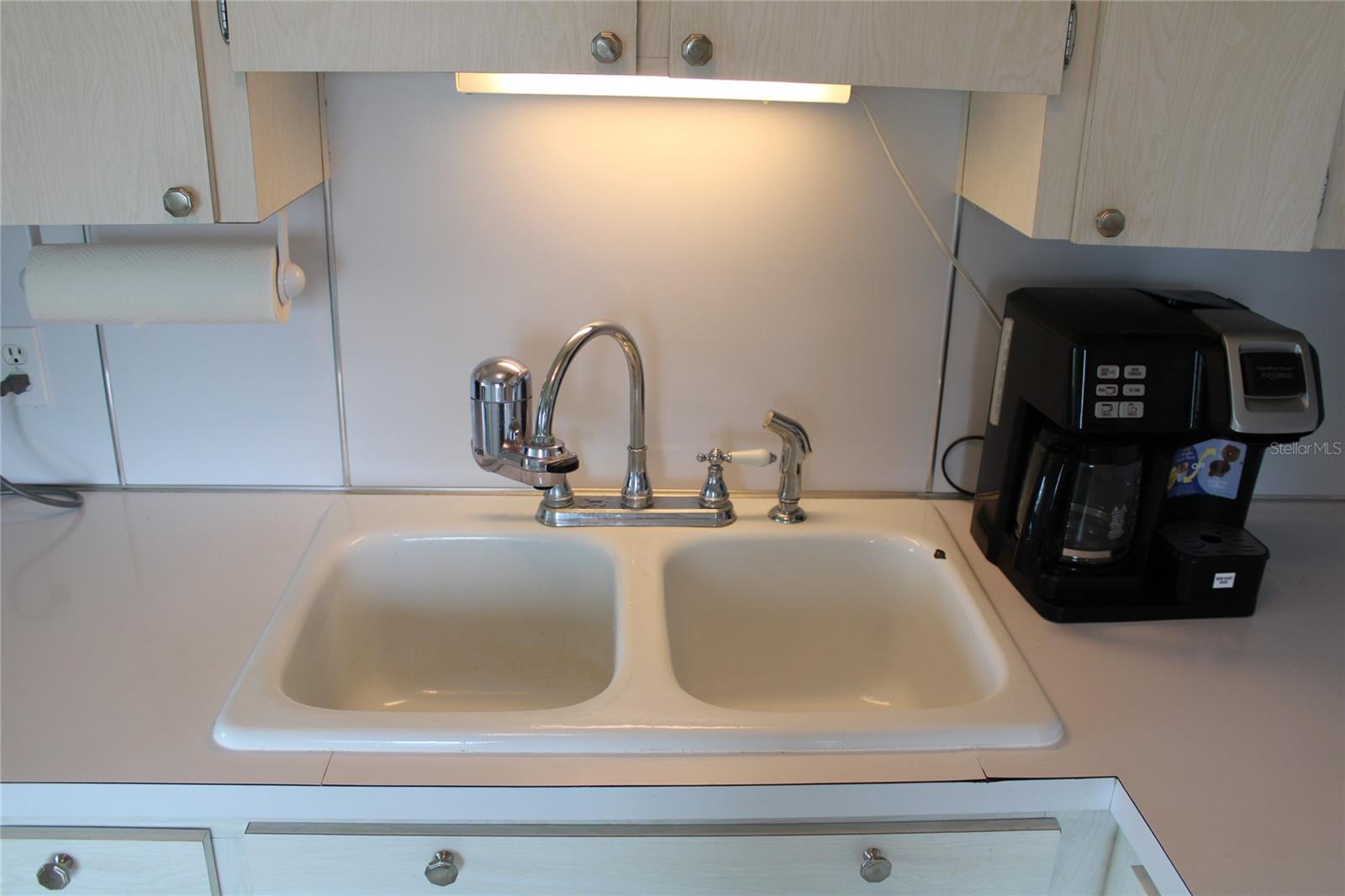 Dual sinks with ample lighting