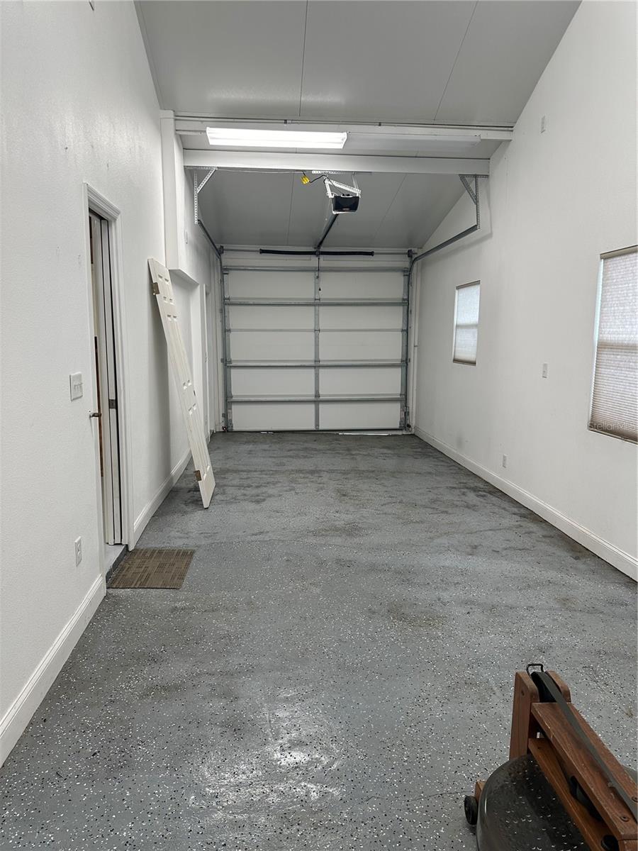 Garage-2 Bays doors on each end