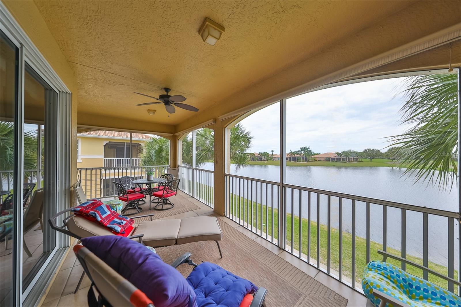 Enclosed screened lanai with waterview!