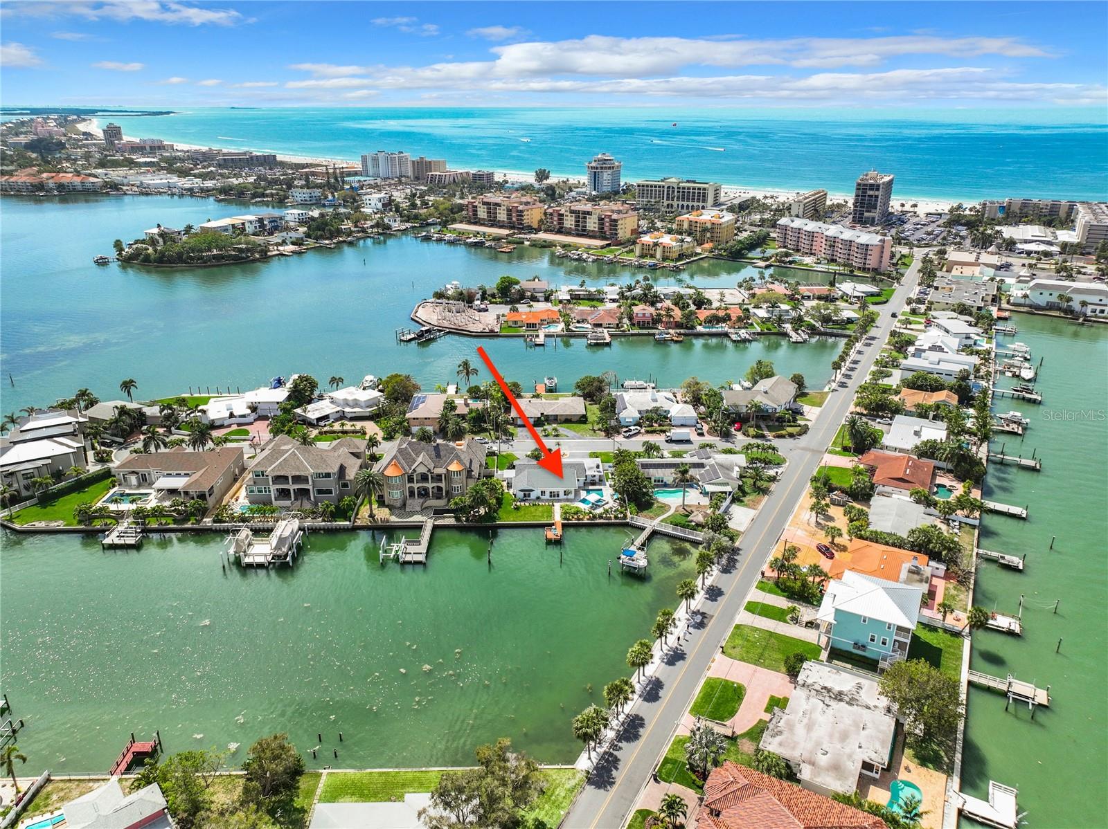 5407 Leilani Drive is literally 750 steps from the powdery white sands of the Gulf of Mexico (Yes, we've counted them!). Access the beach via the neighborhood's deeded access!