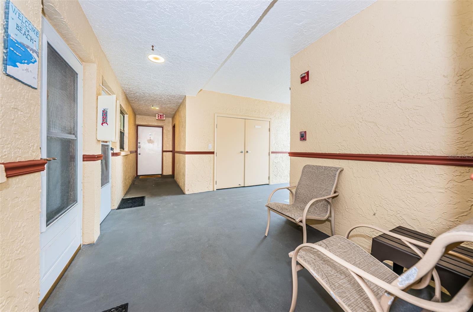 ... COMPLEX HAS LAUNDRY FACILITY I N HALLWAY ACROOS FROM ELEVATOR. NOTE: BEHIND DOUBLE DOORS. YOU CANALSO ELECT TO INSTALL WASHER & DRYER IN UNIT..