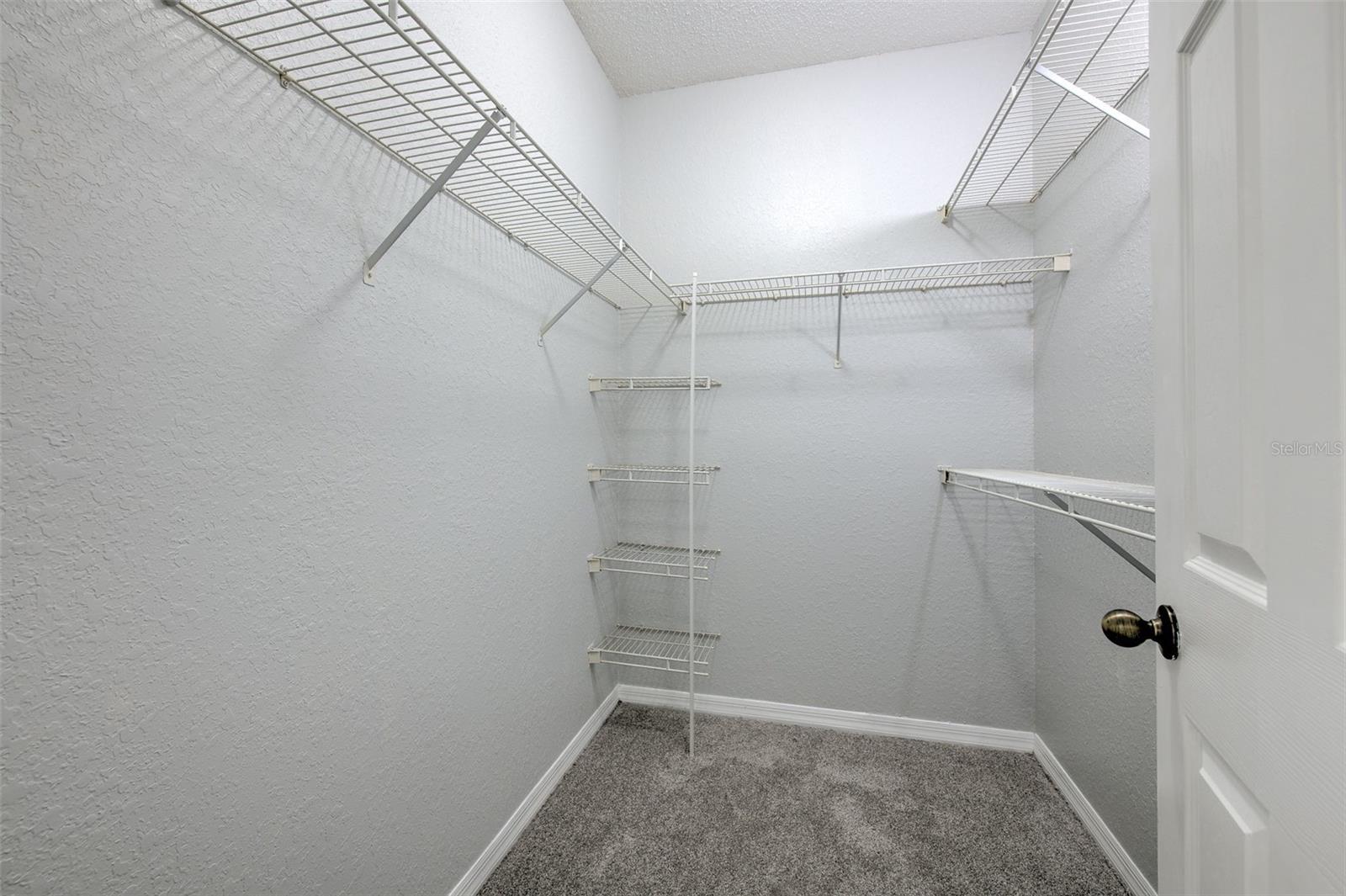 walk in closet master bedroom